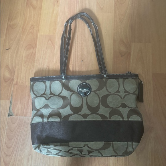 Coach Handbag - Picture 3 of 4